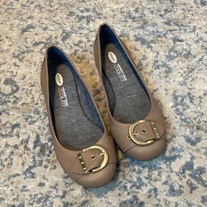 Dr. Scholls-round toe flats.